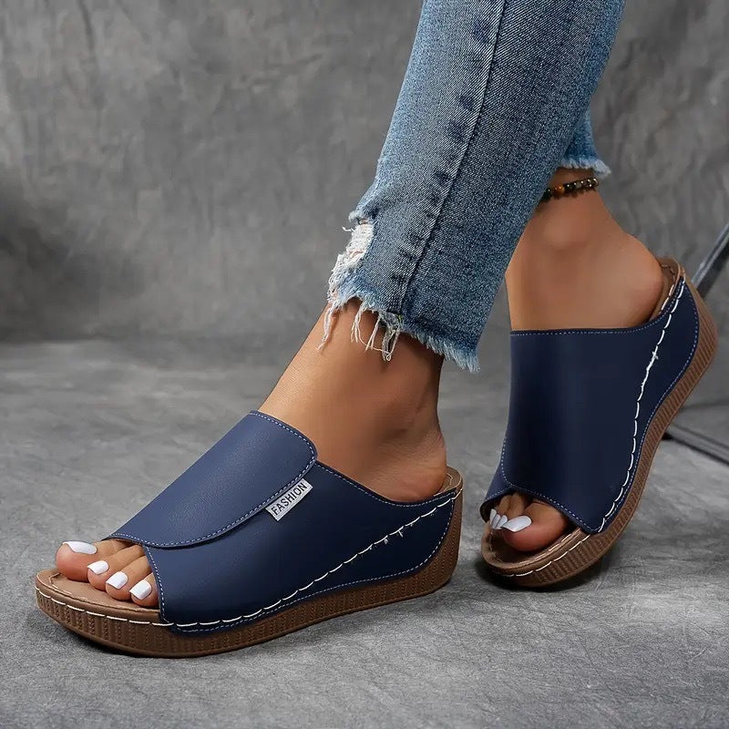 Comfortabele slippers met ondersteuning voor de voetboog - Effen damessandalen - Ademend
