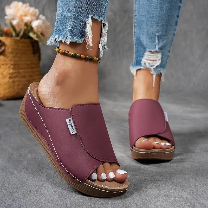 Comfortabele slippers met ondersteuning voor de voetboog - Effen damessandalen - Ademend